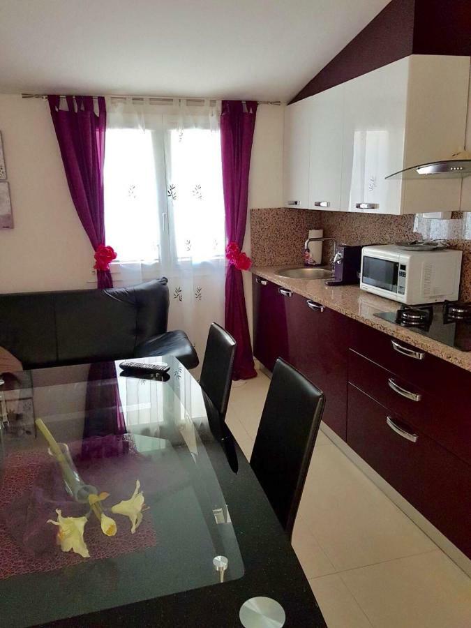 Apartment Dijana Kaštela エクステリア 写真