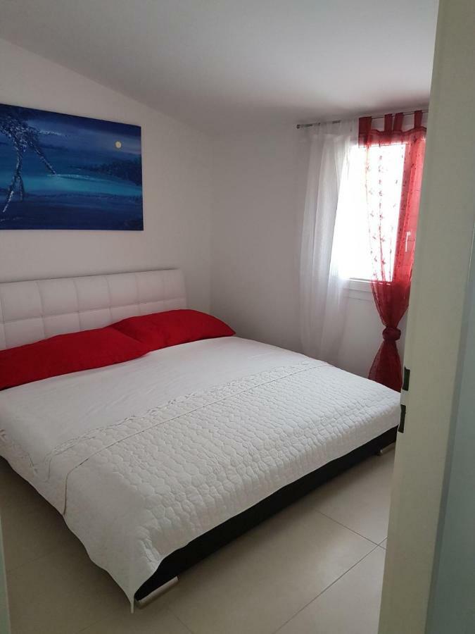 Apartment Dijana Kaštela エクステリア 写真